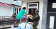 Pos Aroba Satgas Yonif 147/KGJ Kawal Distribusi Beras Pemerintah di Distrik Aroba