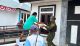 Pos Aroba Satgas Yonif 147/KGJ Kawal Distribusi Beras Pemerintah di Distrik Aroba